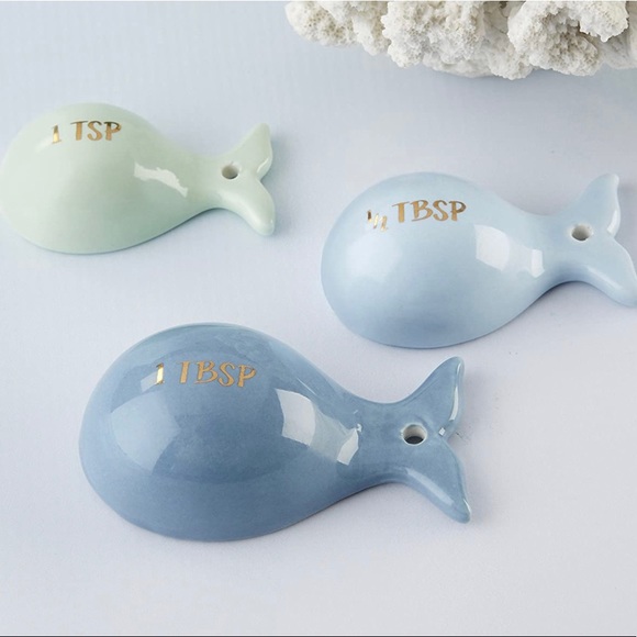 COPY - Brand New in Box Kate Aspen Ceramic Whale Shaped Set Below $30 Retail - Picture 4 of 4